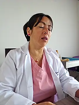 JustSamantha  online show from 12.04.25