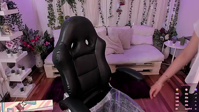 little xioo  online show from 01.12.26