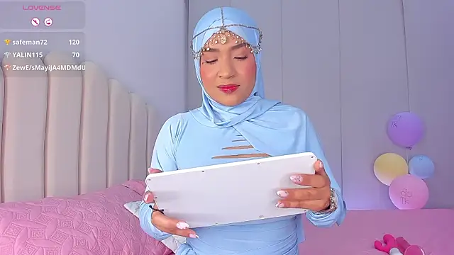 Amira-Zahra online show from 05.21.26