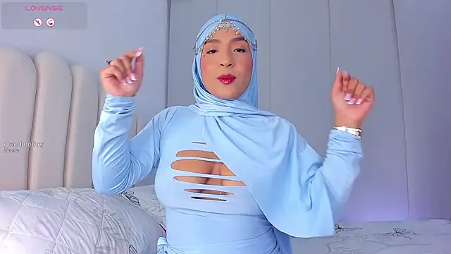 Snapshot of Amira-Zahra chatting on 08.03.26 Amira-Zahra online show from 08.03.26