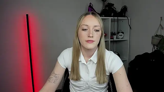 EvelynBlond online show from 04.15.26