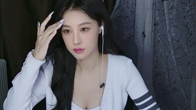 Snapshot of huanxbaby chatting on 12.05.25 huanxbaby online show from 12.05.25