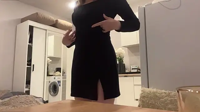 Snapshot of BimetalXerox chatting on 11.28.25 BimetalXerox online show from 11.28.25