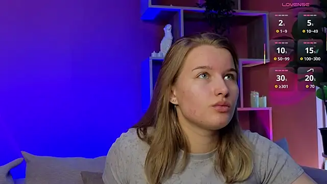 Snapshot of ImiMonroe chatting on 05.17.26 ImiMonroe online show from 05.17.26