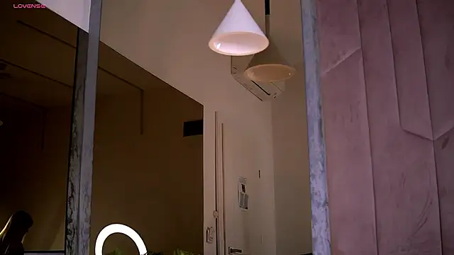 Emily Voss online show from 02.03.26