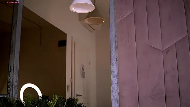 Emily Voss online show from 02.03.26