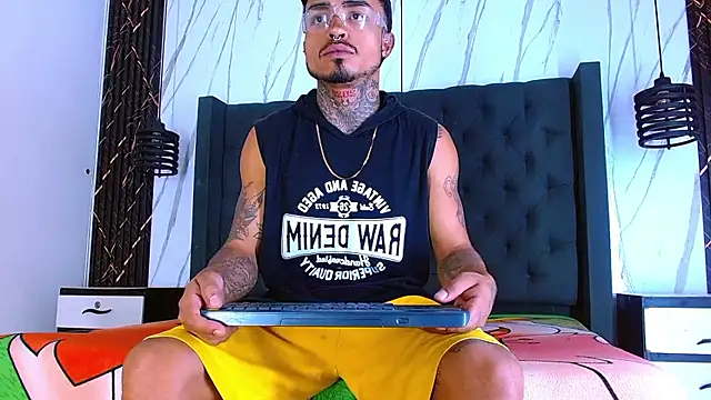 Hot Latino x online show from 01.13.26