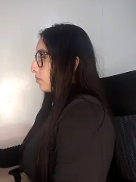 kira-stormm online show from 05.25.26