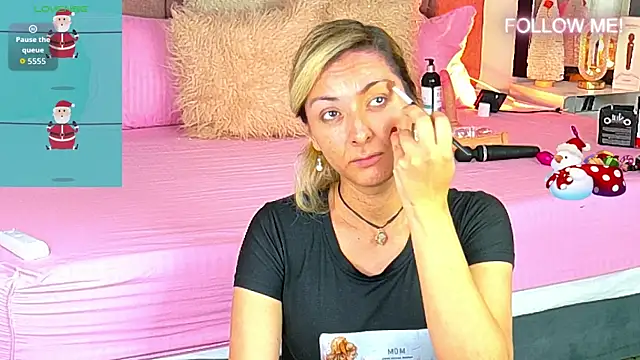 Lunitaa Diva online show from 12.22.25