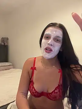 Snapshot of Kerysmae chatting on 11.30.25 Kerysmae online show from 11.30.25