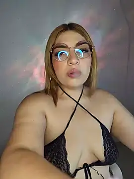 Snapshot of mila_curvy chatting on 02.11.26 mila curvy online show from 02.11.26