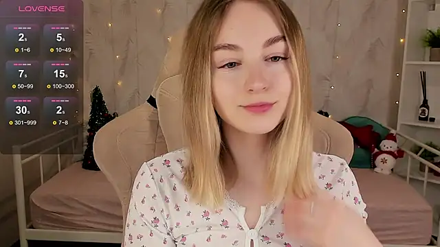 Snapshot of Shy_Polly chatting on 12.15.25 Shy Polly online show from 12.15.25