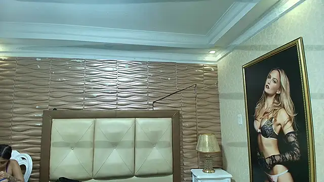 Snapshot of Madyscarlett chatting on 11.30.25 Madyscarlett online show from 11.30.25