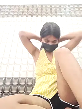 Snapshot of Lovely--girl chatting on 05.08.26 Lovely--girl online show from 05.08.26