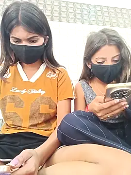 Snapshot of Lovely--girl chatting on 05.09.26 Lovely--girl online show from 05.09.26