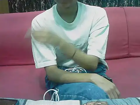 Snapshot of hello_baby01 chatting on 04.11.26 hello baby01 online show from 04.11.26