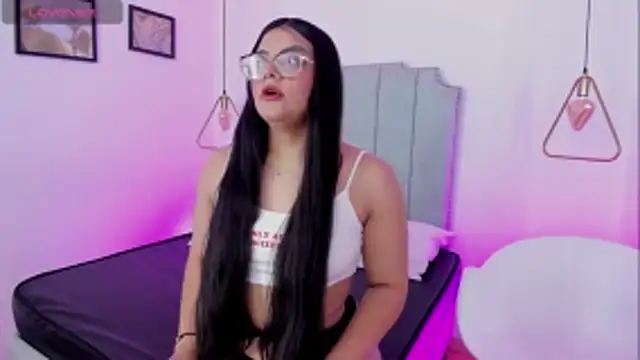 Snapshot of ScarlettWhitmore chatting on 11.30.25 ScarlettWhitmore online show from 11.30.25