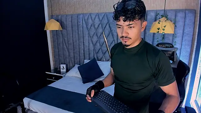 NicolaiKarav online show from 04.10.26