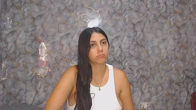 Snapshot of miarouse1531 chatting on 03.25.26 miarouse1531 online show from 03.25.26