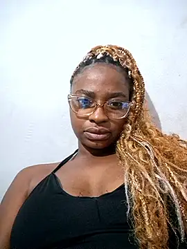 Snapshot of SexypuppyX chatting on 11.25.25 SexypuppyX online show from 11.25.25