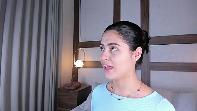 SarhaVega online show from 12.22.25