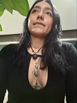 Snapshot of Eveeelyn25 chatting on 05.24.26 Eveeelyn25 online show from 05.24.26
