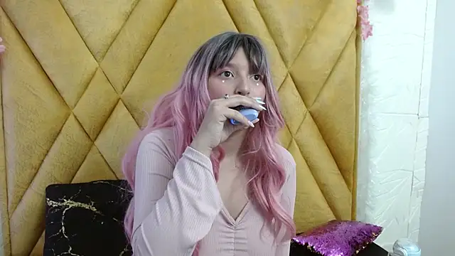 CandySwan online show from 12.18.25