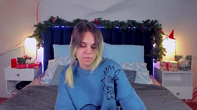 LiraBelle online show from 12.15.25