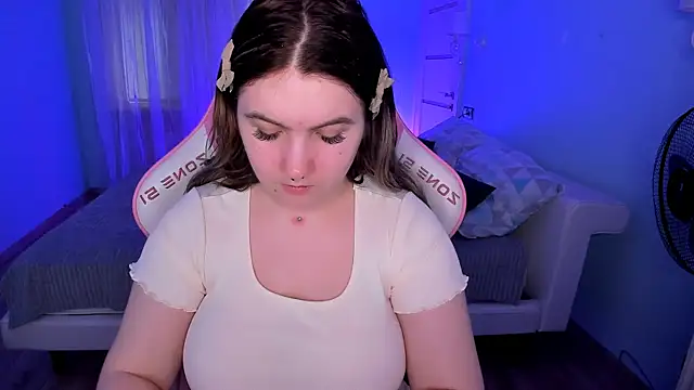 lovelyy julia online show from 02.24.26