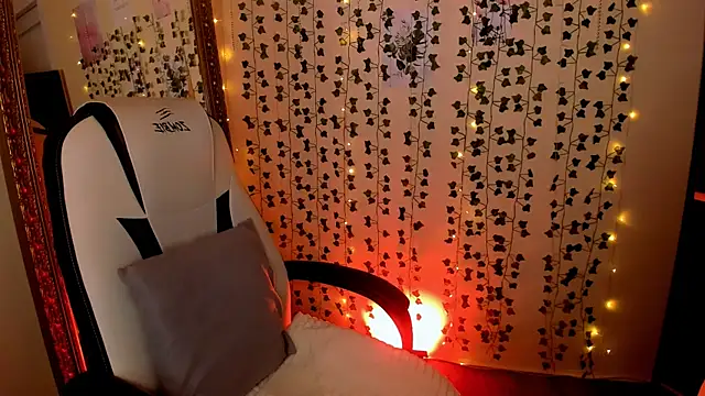 lovelyy julia online show from 03.05.26