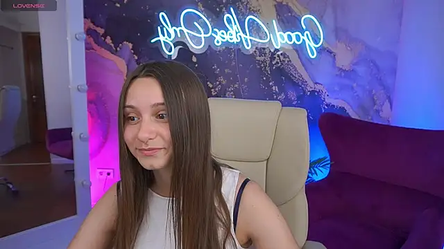 Snapshot of TinyNatalie chatting on 06.19.26 TinyNatalie online show from 06.19.26