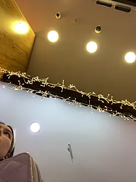 KateBurlesk online show from 12.20.25