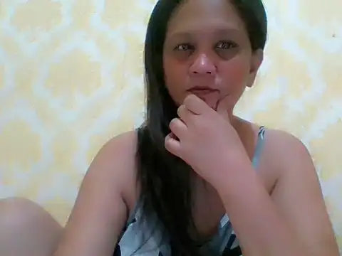 Snapshot of divinegrace1983 chatting on 04.08.26 divinegrace1983 online show from 04.08.26