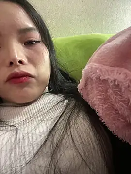 Snapshot of Hong8999 chatting on 11.28.25 Hong8999 online show from 11.28.25