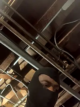 Snapshot of BlackWood777777 chatting on 11.26.25 BlackWood777777 online show from 11.26.25