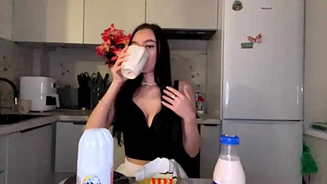 KristaLarmon online show from 11.29.25