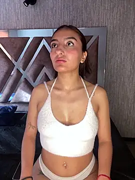 ZoeJohnson Pink online show from 11.25.25