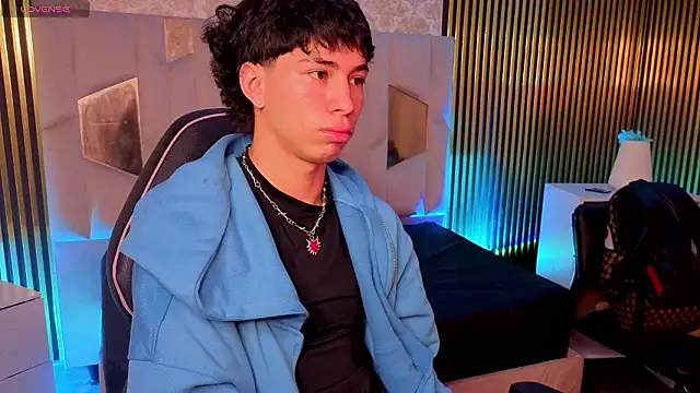 kaelwolf tay online show from 03.12.26