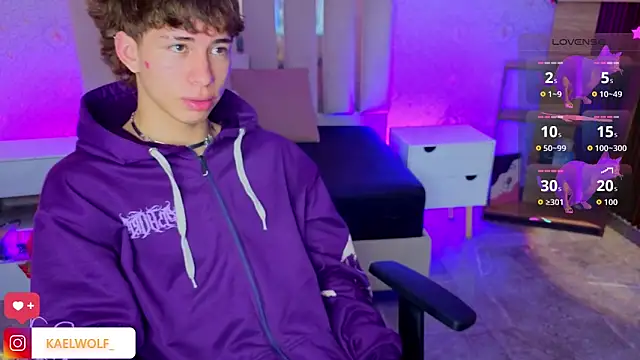 kaelwolf tay online show from 04.20.26