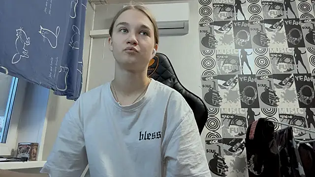 helgicuteness online show from 12.22.25