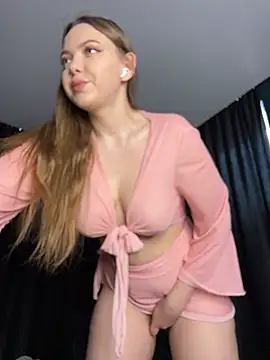 Snapshot of SinCityDoll chatting on 07.05.26 SinCityDoll online show from 07.05.26
