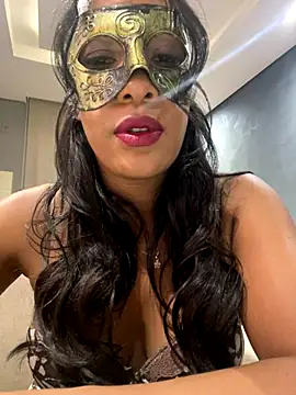 LunnaMaska online show from 12.21.25