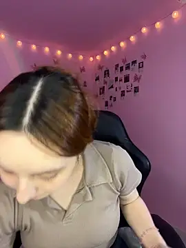 Snapshot of Davne_ chatting on 02.01.26 Davne online show from 02.01.26