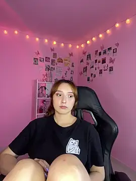 Snapshot of Davne_ chatting on 02.03.26 Davne online show from 02.03.26