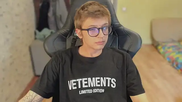 Snapshot of themortydaglish chatting on 06.22.26 themortydaglish online show from 06.22.26