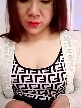 Snapshot of Lily-ross22 chatting on 01.19.26 Lily-ross22 online show from 01.19.26