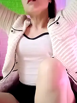 Snapshot of Lily-ross22 chatting on 02.01.26 Lily-ross22 online show from 02.01.26