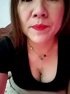 Snapshot of Lily-ross22 chatting on 02.12.26 Lily-ross22 online show from 02.12.26