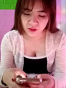 Snapshot of Lily-ross22 chatting on 02.21.26 Lily-ross22 online show from 02.21.26