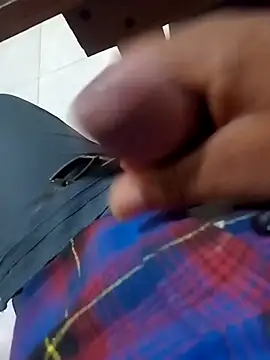 LovelyHughes online show from 03.03.26